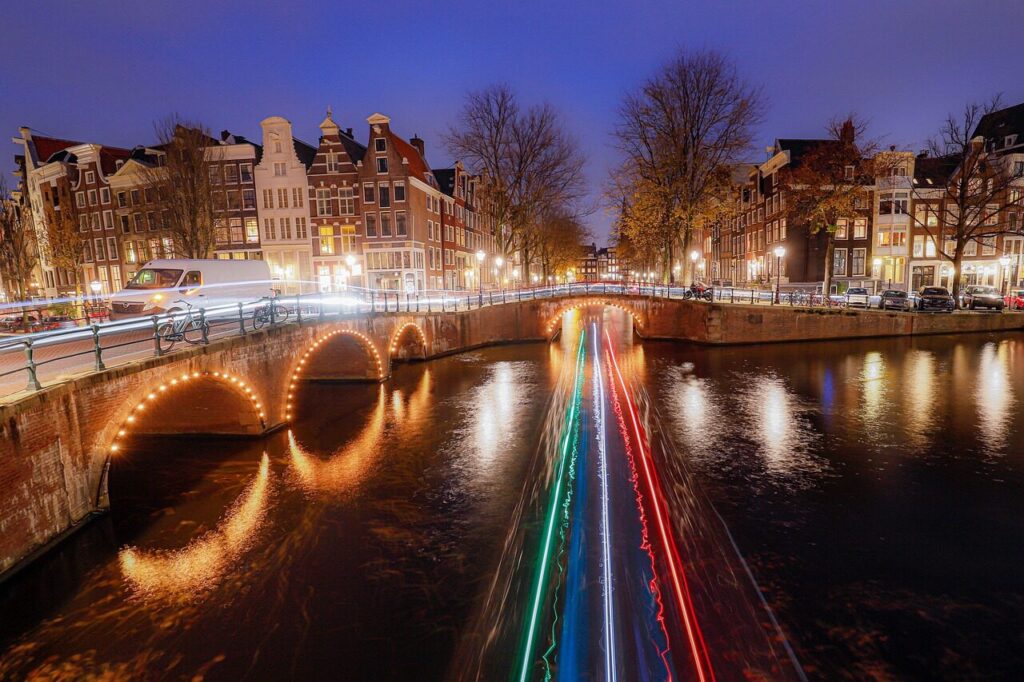 amsterdam, channels, canals, night photograph, light tracks, lighting, christmas, netherlands, holland, city, water, nature, europe, tourism, architecture, building, happychristmas